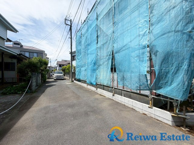 新築戸建　茅ヶ崎市出口町の前面道路含む現地写真