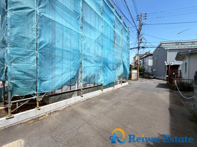 新築戸建　茅ヶ崎市出口町の前面道路含む現地写真