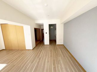 【居間・リビング】 | グランドシーズ住之江 | 家探しはどうやってするの？から資金のことや住宅ローン、税金や制度のことまで住宅の難しいことをわかりやすく説明いたします♪
