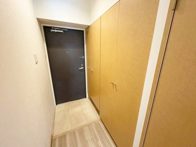 【玄関】 | グランドシーズ住之江 | ゆとりの玄関ですよ！シューズボックスもあってスッキリ片付きますね！
