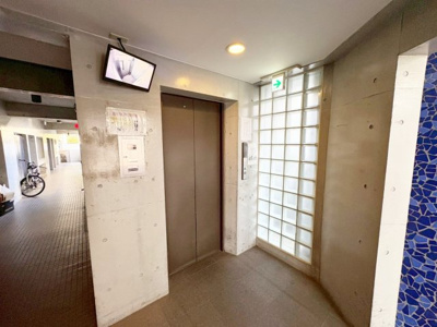 【その他共用部分】 | グランドシーズ住之江 | エレベーターでお部屋フロアへの移動もスムーズ