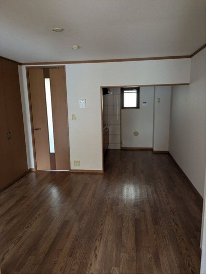 【居間・リビング】 | カーサラフロレスタ | 別号室参照画像