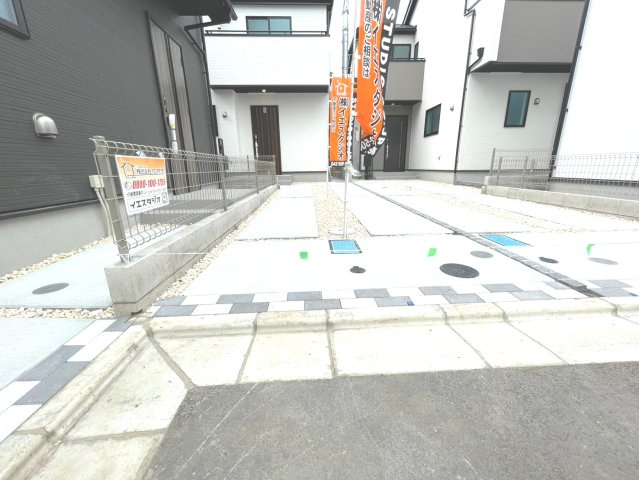昭島市宮沢町８期　全７棟　４号棟の駐車場