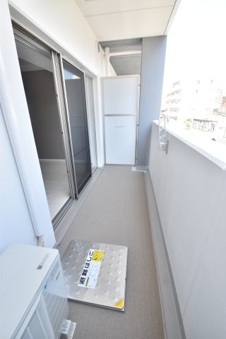 大阪市城東区中央３丁目の賃貸マンションのバルコニー