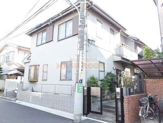 アケタ・アマビレの外観