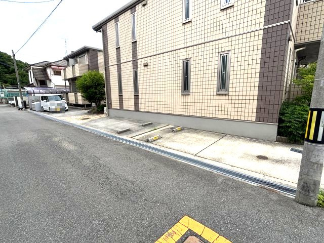 スワンズガーデンの駐車場