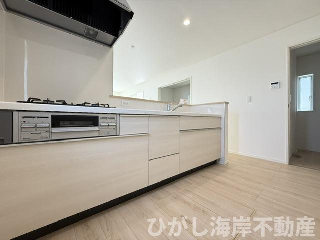茅ヶ崎市中島　新築戸建　全２棟の前面道路含む現地写真|5月2日撮影　建築中　現地外観
