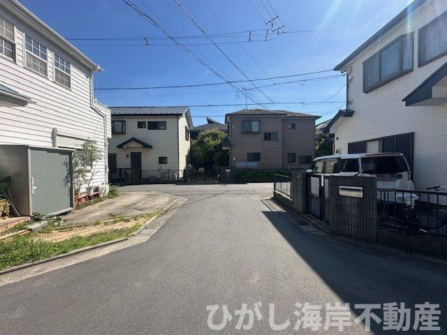 茅ヶ崎市中島　新築戸建　全２棟の前面道路含む現地写真|5月2日撮影　建築中　現地外観