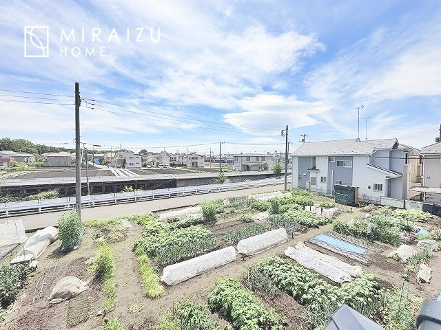 【洋室】 | 日当たりの良いお家は嬉しいですよね。それぞれ価値観が分かれる箇所です、実際に内覧して日当たりの心地よさをご体感下さいね♪