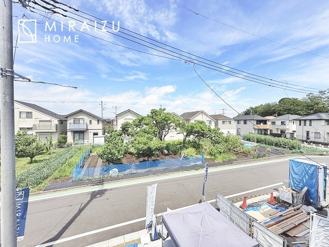 【前面道路含む現地写真】 | 暮らしやすさを考えたプランで快適な現地ロケーションを実現。安らぎに満たされる、ゆとりのある日々を過ごせます♪
