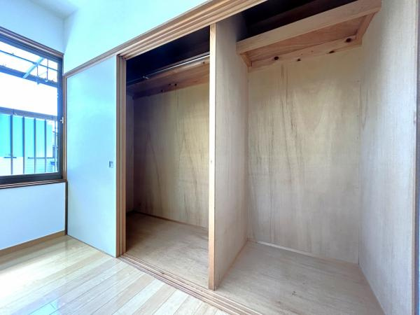 【自然豊かな住まい】高知市仁井田　中古一戸建ての収納|たっぷり収納で室内スッキリ。！クリーニング済みで、お洋服も大切に保管できます。
