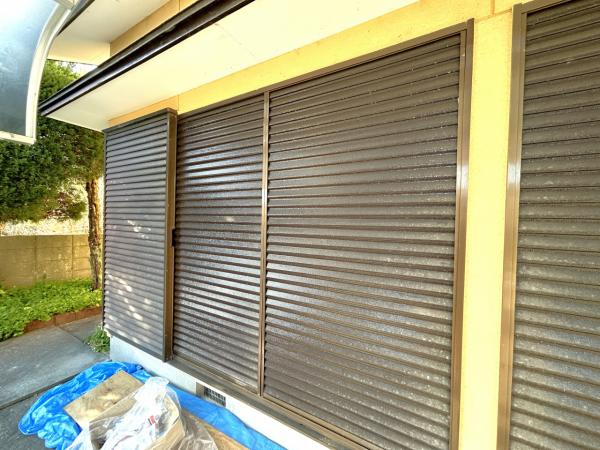 【自然豊かな住まい】高知市仁井田　中古一戸建てのその他|防犯・耐風に役立つ雨戸を完備！サッシ周りも点検済みで、毎日の開閉もスムーズです。