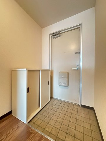 ジュネスハイツの玄関