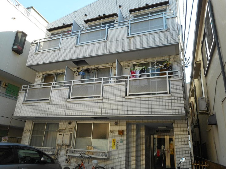 ベルメゾン片岡の外観