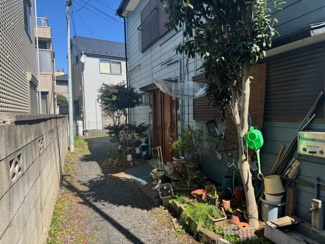 【前面道路含む現地写真】