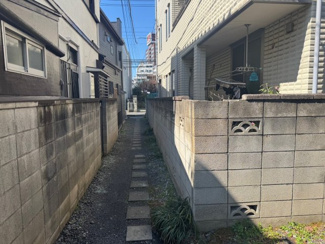 【前面道路含む現地写真】