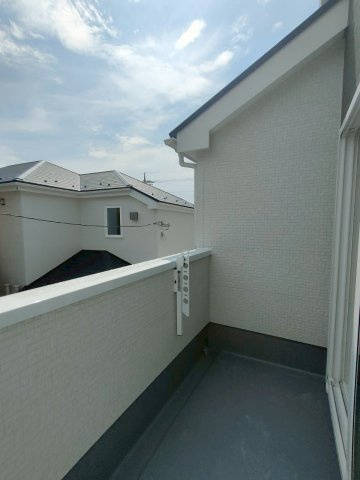 八潮市　木曽根　新築戸建　全1棟のバルコニー|施工例です