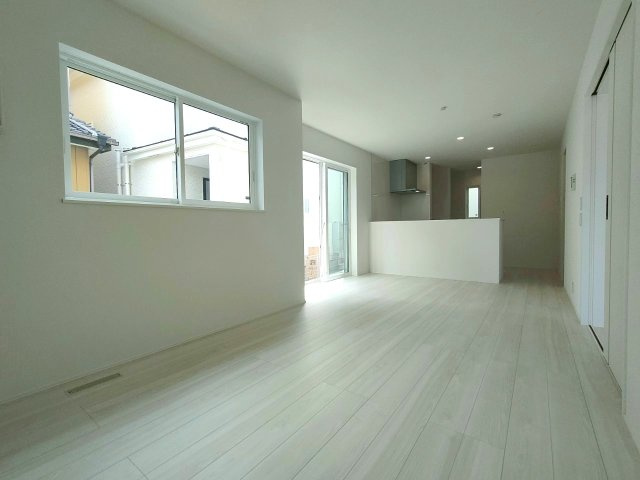 八潮市　木曽根　新築戸建　全1棟の居間・リビング|施工例です