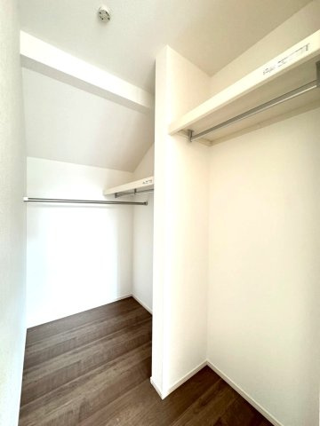 ◆南向き３ＬＤＫ住宅◆２面バルコニー◆大容量収納可能◆城陽市第８寺田今堀の洋室|ウォークインクローゼット
