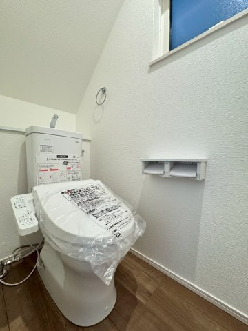 ◆南向き３ＬＤＫ住宅◆２面バルコニー◆大容量収納可能◆城陽市第８寺田今堀のトイレ|トイレ