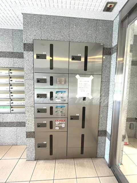 Human Residenceのその他共用部分|宅配ボックスで外出時の荷物の受け取りも安心♪