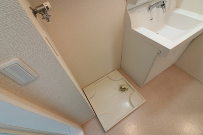 【設備】 | コートフォルム成育 | 室内に洗濯機置けます