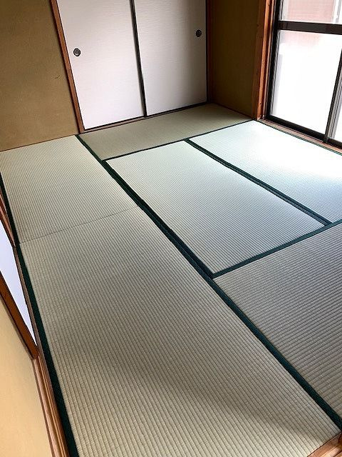 横浜市旭区上白根町のアパートの居間・リビング