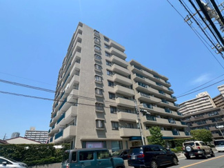 【外観】 | 武蔵浦和パーク・ホームズ | 10階建ての落ち着いた雰囲気が魅力の外観。
周辺にはスーパーなど生活利便施設が充実しており、住みやすい街並みです。