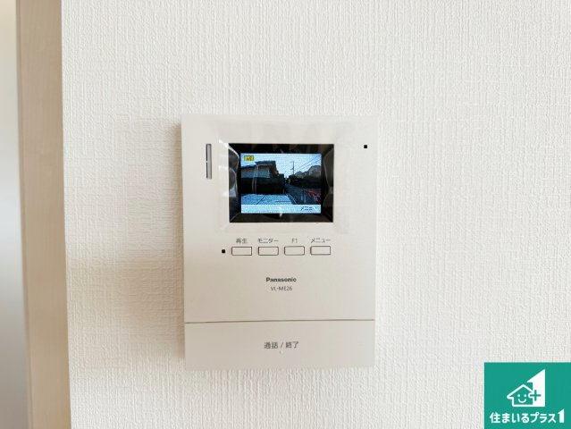 神戸市北区北五葉　第15期　新築一戸建ての防犯設備|カラーモニターインターホン！声だけでなく来訪者の姿や顔がモニターで確認できるので、小さなお子様がいらっしゃるご家庭でも安心できます！