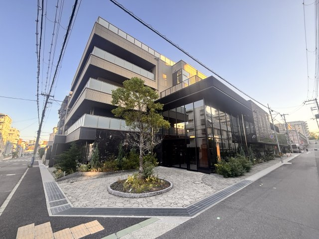 シー・クリサンス西岡本