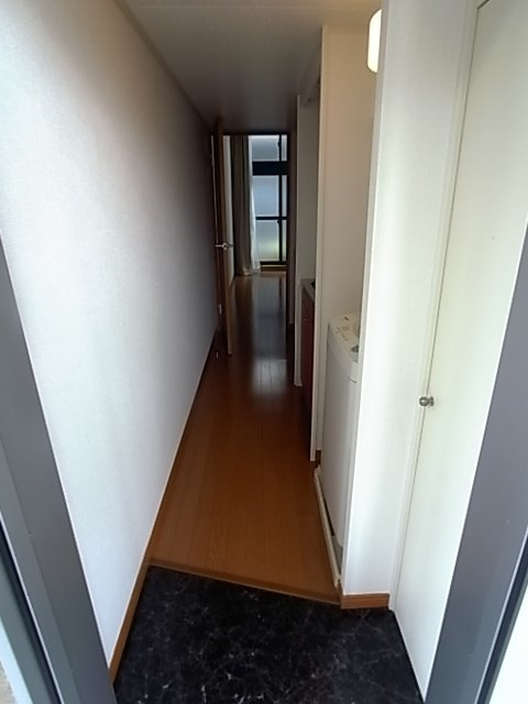 レオパレスTRYの玄関