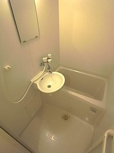 レオパレスTRYの浴室