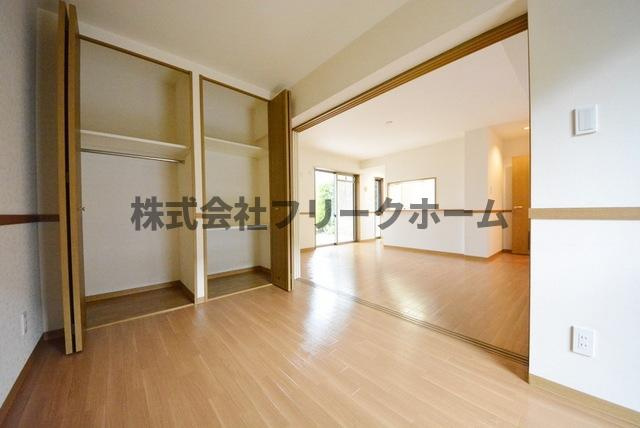 三鷹市新川６丁目の賃貸マンションの寝室