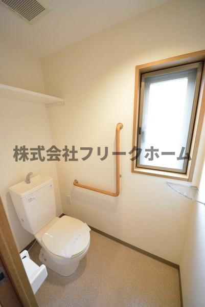 三鷹市新川６丁目の賃貸マンションのトイレ