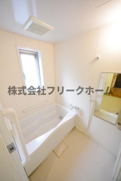 三鷹市新川６丁目の賃貸マンションの浴室
