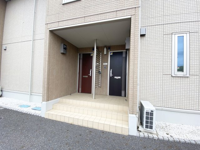 ラーク　Ｂのエントランス|エントランスです！