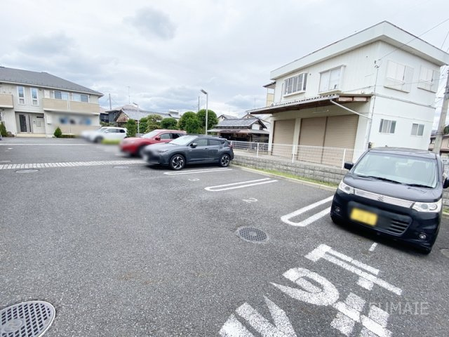 ラーク　Ｂの駐車場|敷地内駐車場！（要空確認）