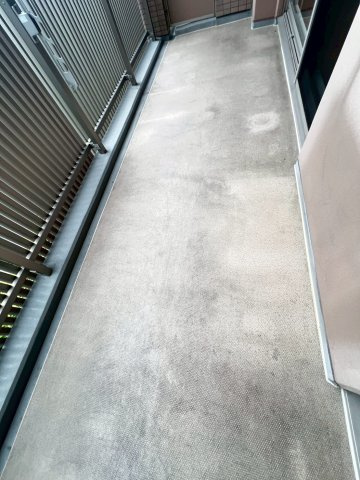 甲子園三番町ハイツのバルコニー