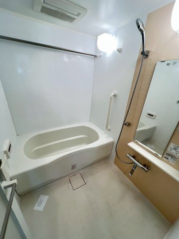 甲子園三番町ハイツの浴室