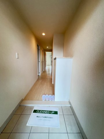 甲子園三番町ハイツの玄関