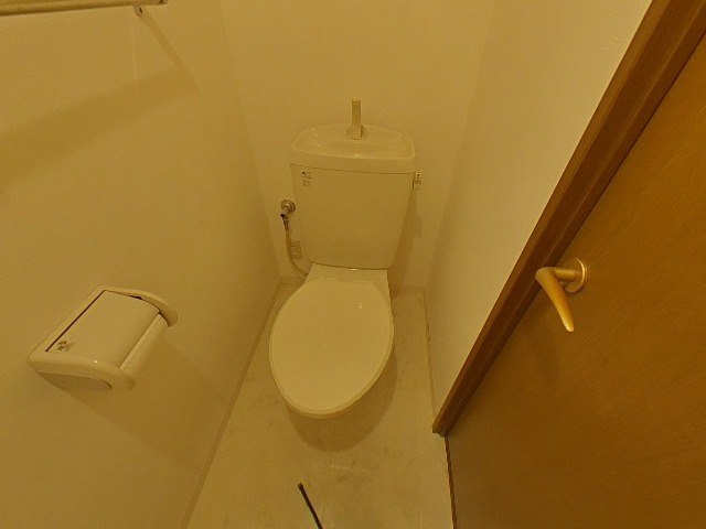 エストレージャのトイレ|落ち着いた色調のトイレです