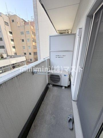 フロンティアコート堺筋本町のバルコニー