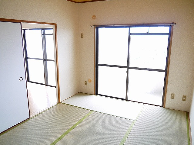 CENTURY・アスカⅠの和室|明るい和室です