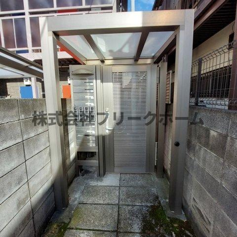 小金井市東町４丁目のアパートのロビー