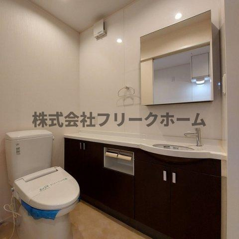 小金井市東町４丁目のアパートの洗面所