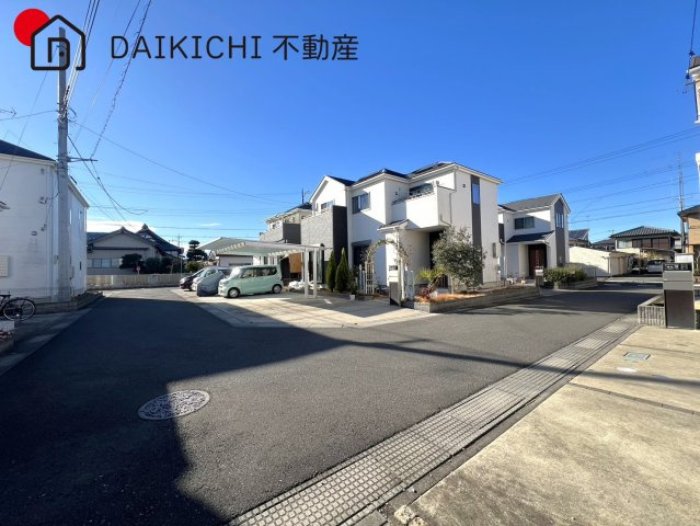 【前面道路含む現地写真】 | 坂戸市鶴舞3丁目　中古戸建