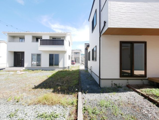 【周辺】 | 甲府市上町 令和3年築 オール電化・パネル 車並列4台 | 敷地西側境界