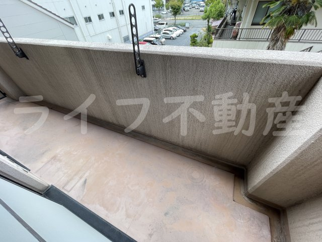 デルニエアンのバルコニー