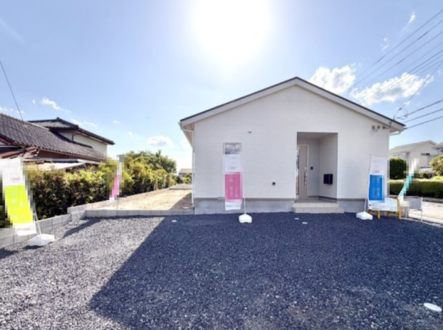 【新築戸建】前橋市粕川町新屋第1　の外観|■外観（2号棟）｜閑静な住宅街で始める新しい暮らし♪開放的な毎日をあなたへ(^^♪
