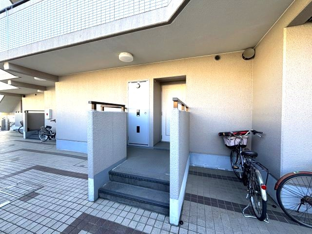ライオンズマンション千代田柳風台のエントランス